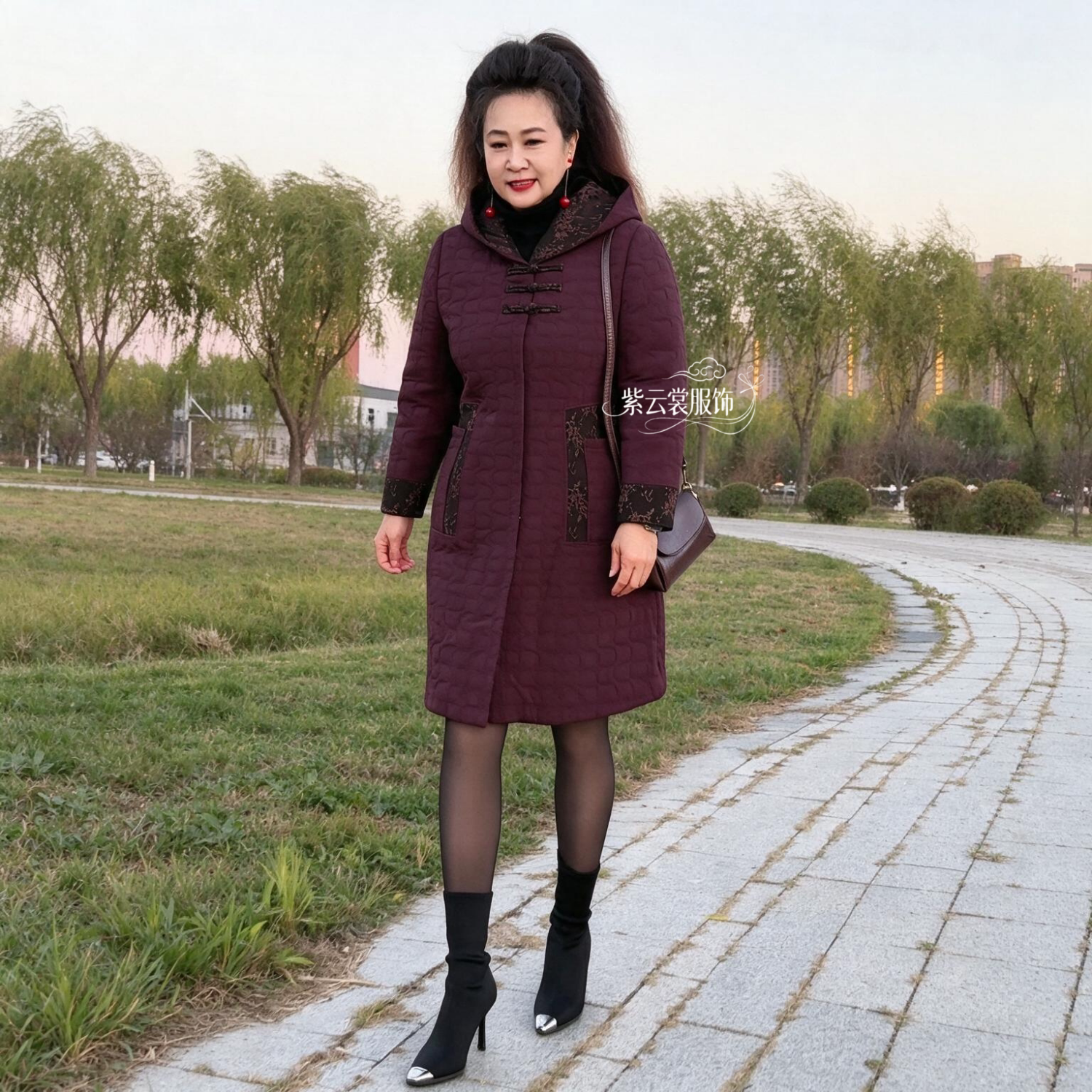 秋冬薄棉保暖连帽大衣女中长款压格二棉外套中老年妈妈装洋气棉服