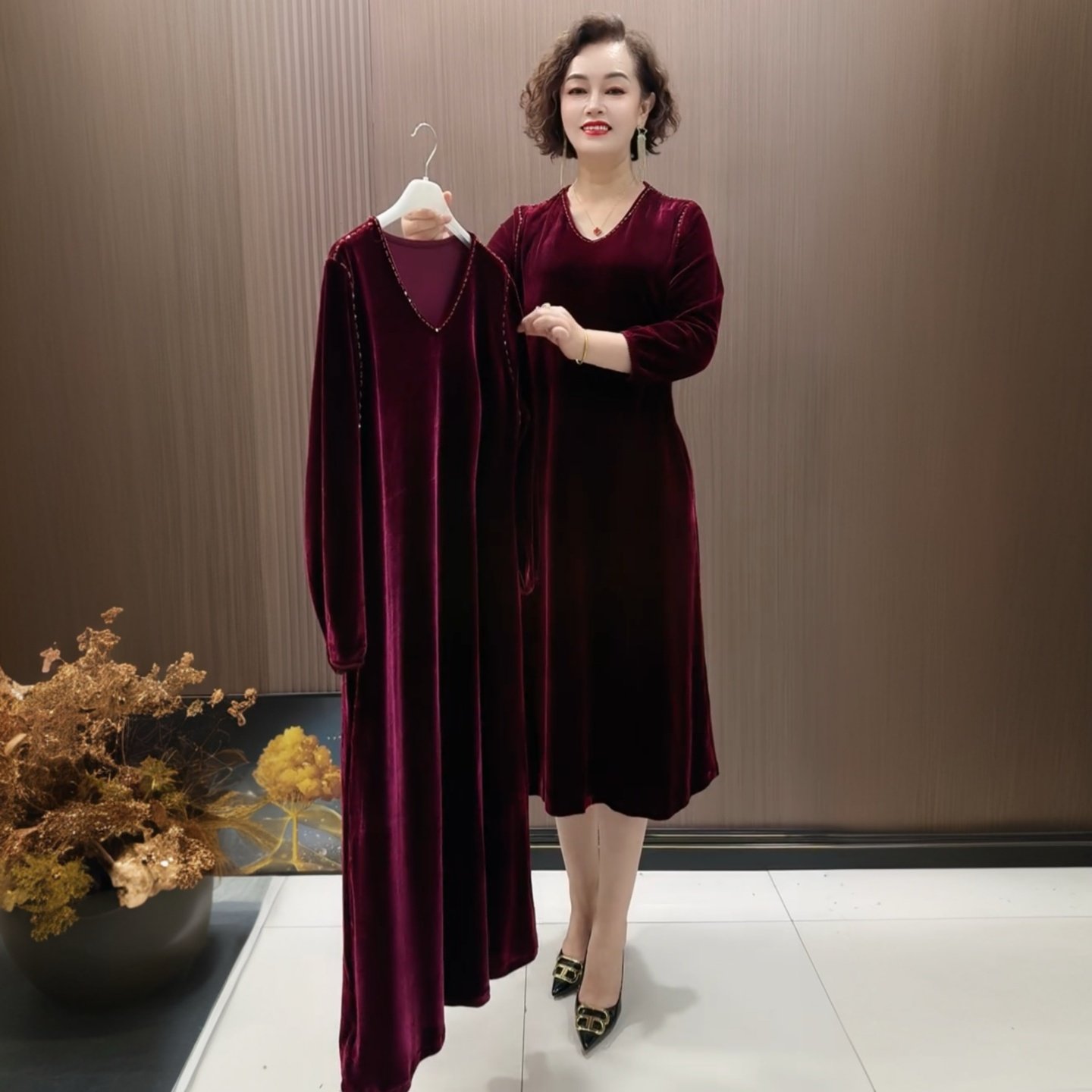 高端气质妈妈秋装洋气镶钻连衣裙丝绒宽松大码遮肚子过膝时尚长裙,女装/女士精品,连衣裙,淘宝优惠券,粉丝福利购,淘宝优惠卷