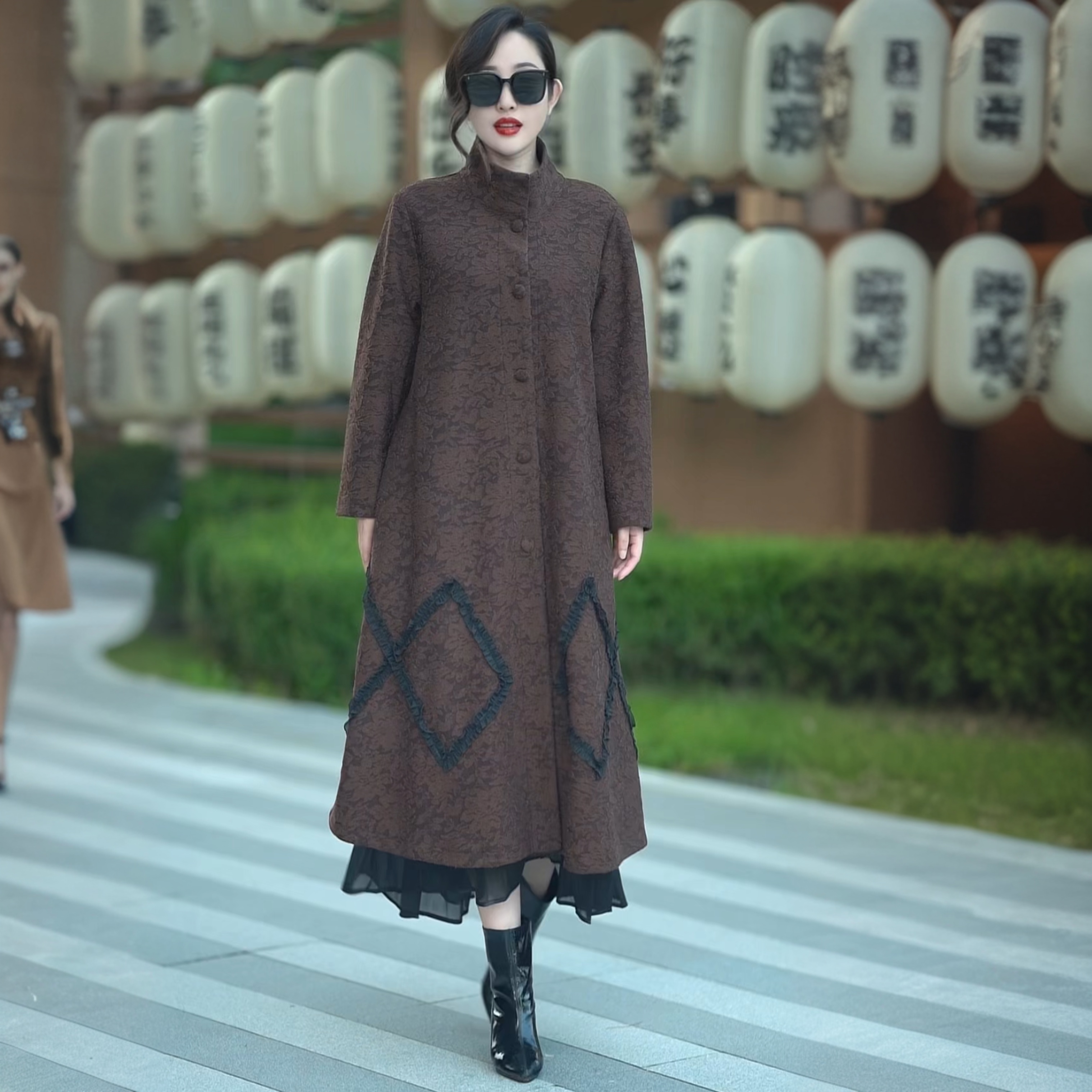 原创高端阔太太风衣气质妈妈羊绒外套中老年秋冬长款洋气立领大衣