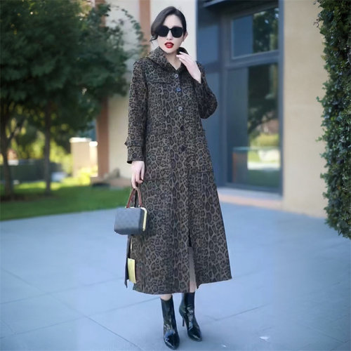 高端阔太太豹纹冬季加厚加绒保暖气质长款大衣妈妈装大码风衣外套
