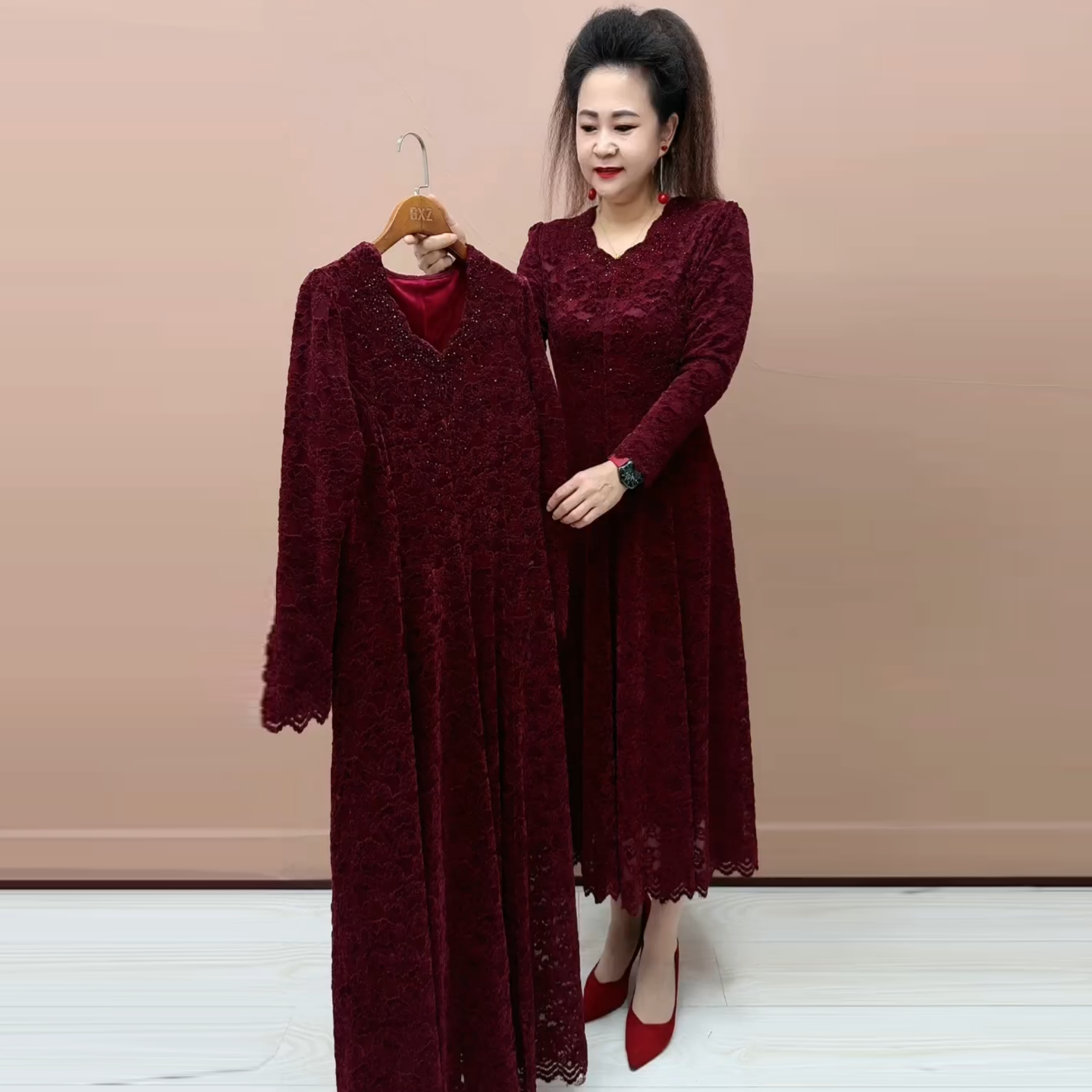 高端冬季妈妈雪尼尔长袖时尚洋气大码加绒保暖高弹长款大摆连衣裙,女装/女士精品,连衣裙,淘宝优惠券,粉丝福利购,淘宝优惠卷