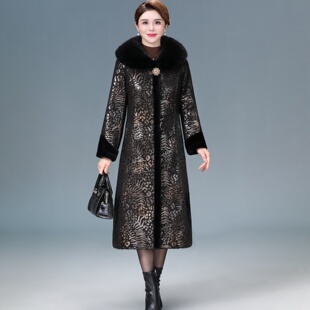 高端冬季加厚保暖皮毛一体大衣中老年妈妈装水貂绒仿皮草大码外套