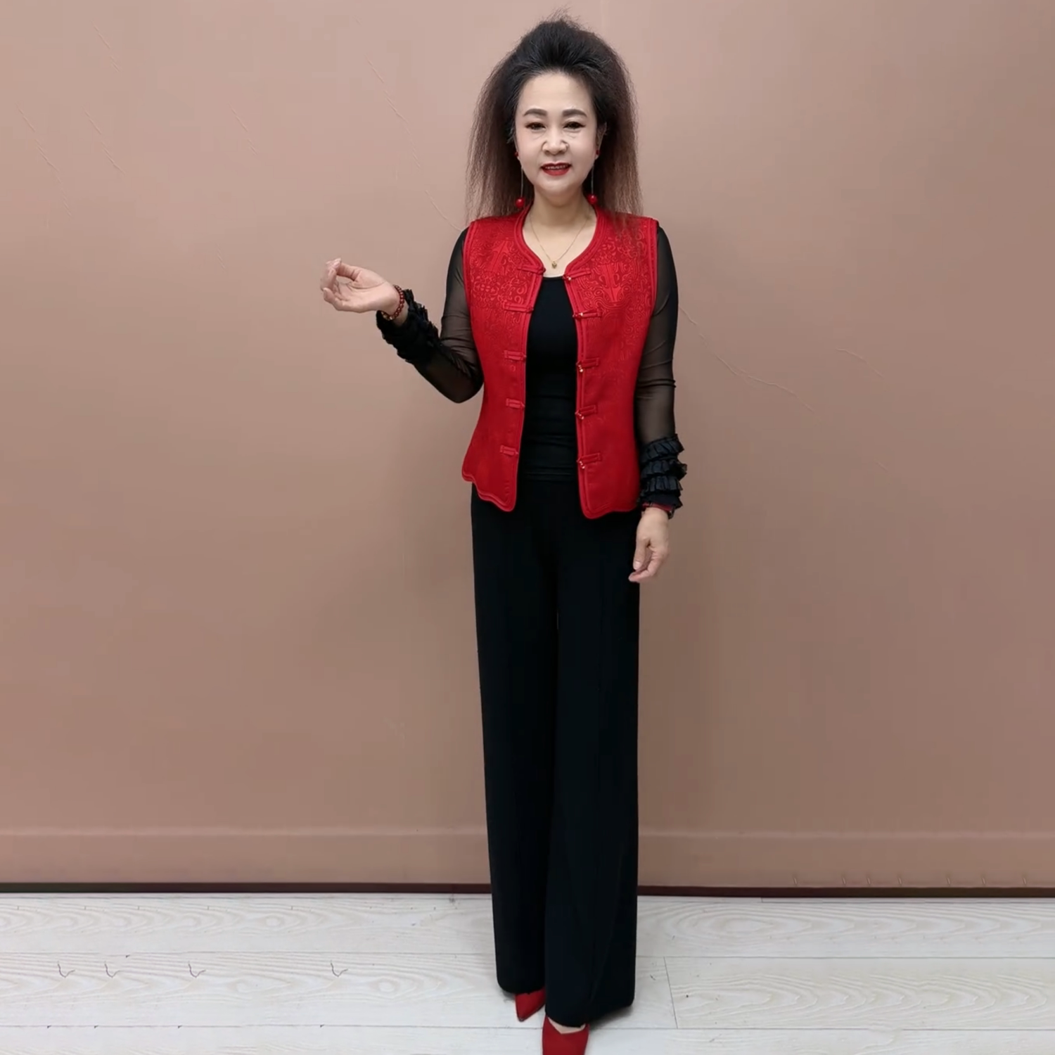 中式春秋缎面提花马甲中老年妈妈装洋气坎肩无袖外套大码马夹套装