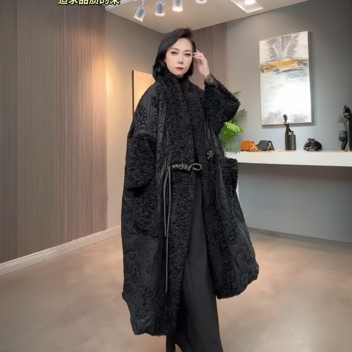 欧货冬季妈妈装贵气雪尼尔刺绣提花加厚大衣时尚保暖棉服风衣外套