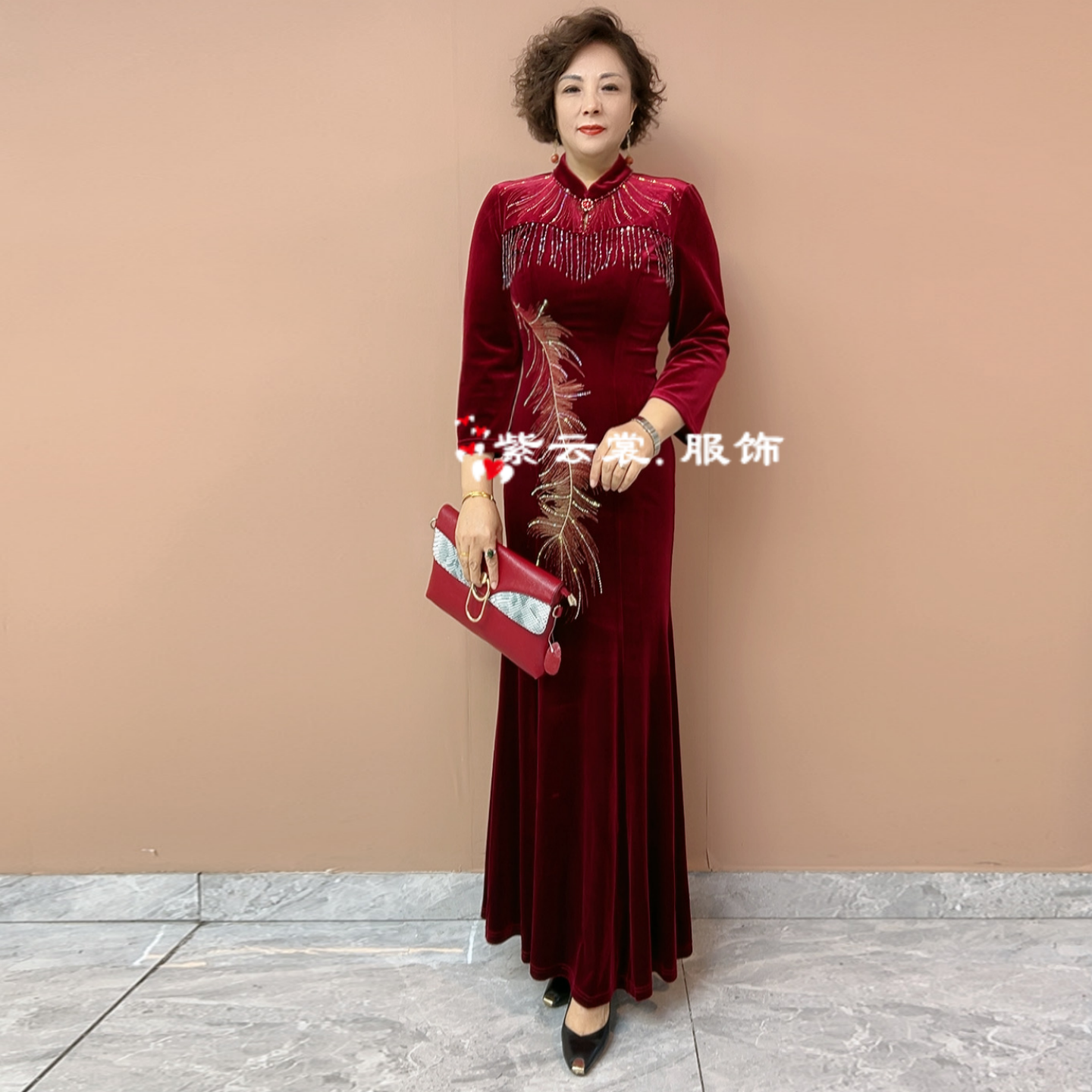喜婆婆钉珠红色妈妈装连衣裙秋装新中式复古金丝绒长款改良旗袍裙