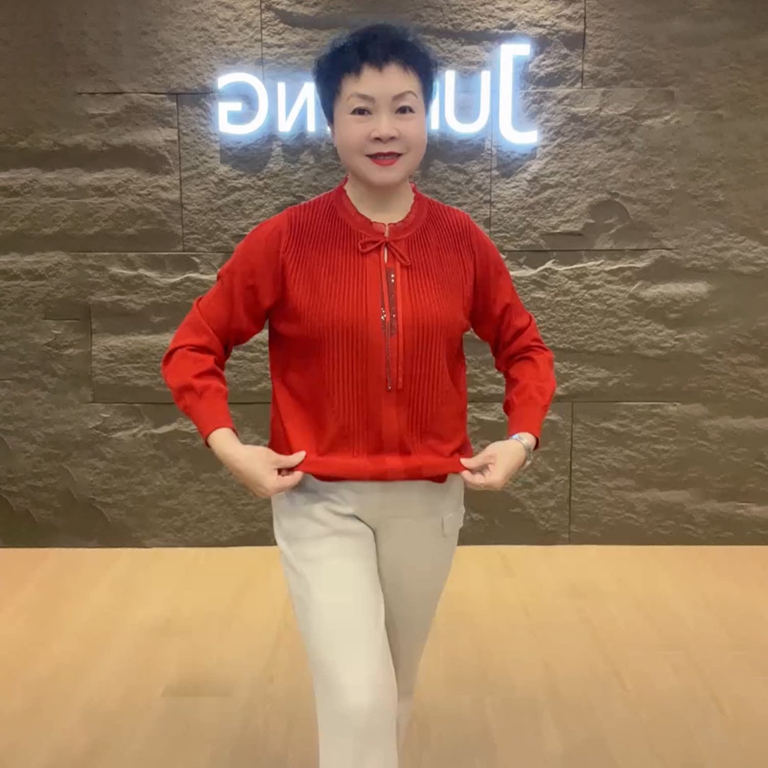 中年妈妈装洋气系带木耳边圆领针织衫女长袖宽松显瘦弹力毛衣上衣