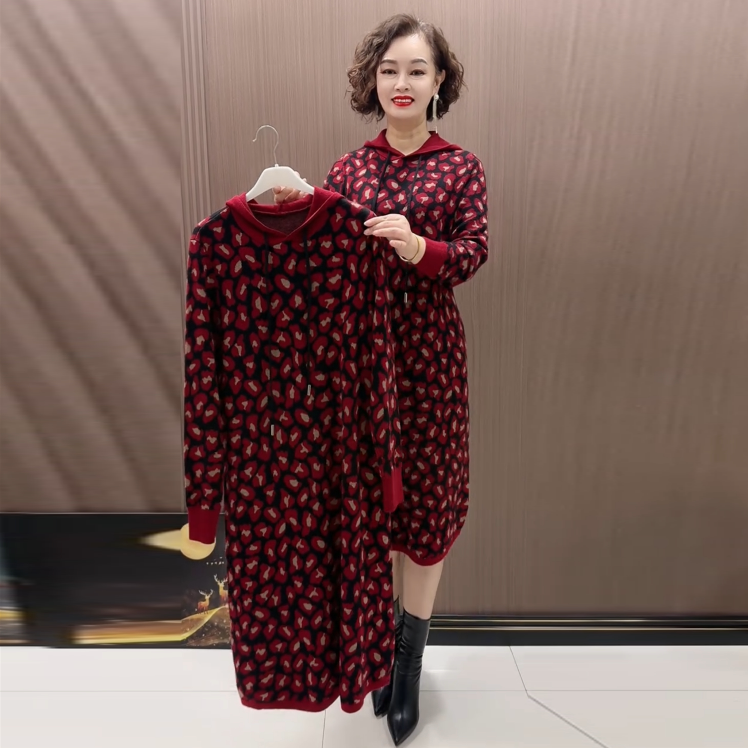 中年妈妈针织连衣裙气质优雅宽松豹纹连帽显瘦大码减龄长款毛衣裙