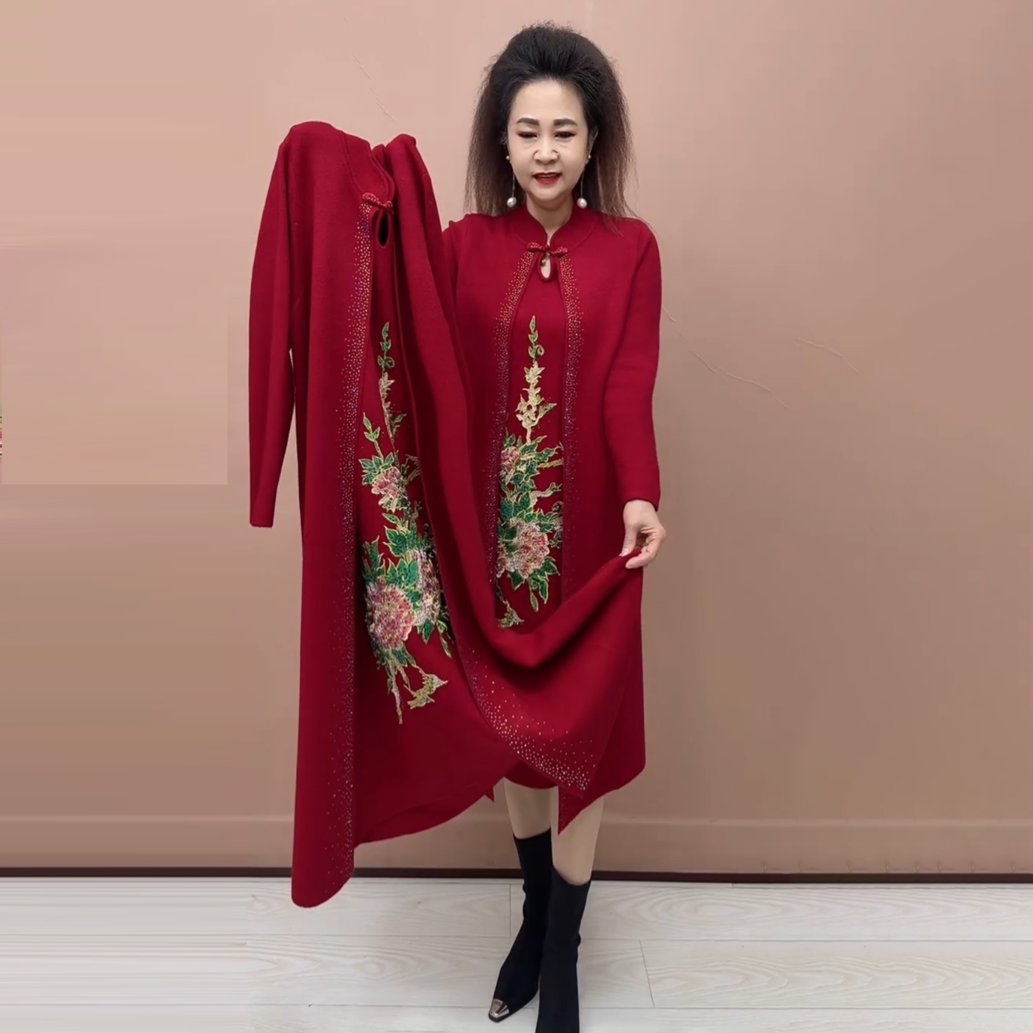 秋冬中年妈妈装宽松绣花假两件针织长款毛衣大码红色喜婆婆连衣裙