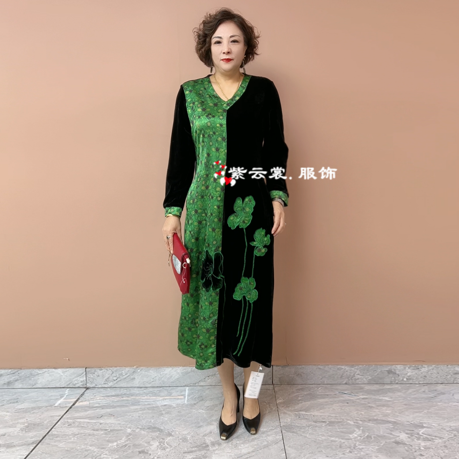 时尚贵气绣花拼接丝绒连衣裙长袖气质秋冬中老年妈妈宽松打底长裙