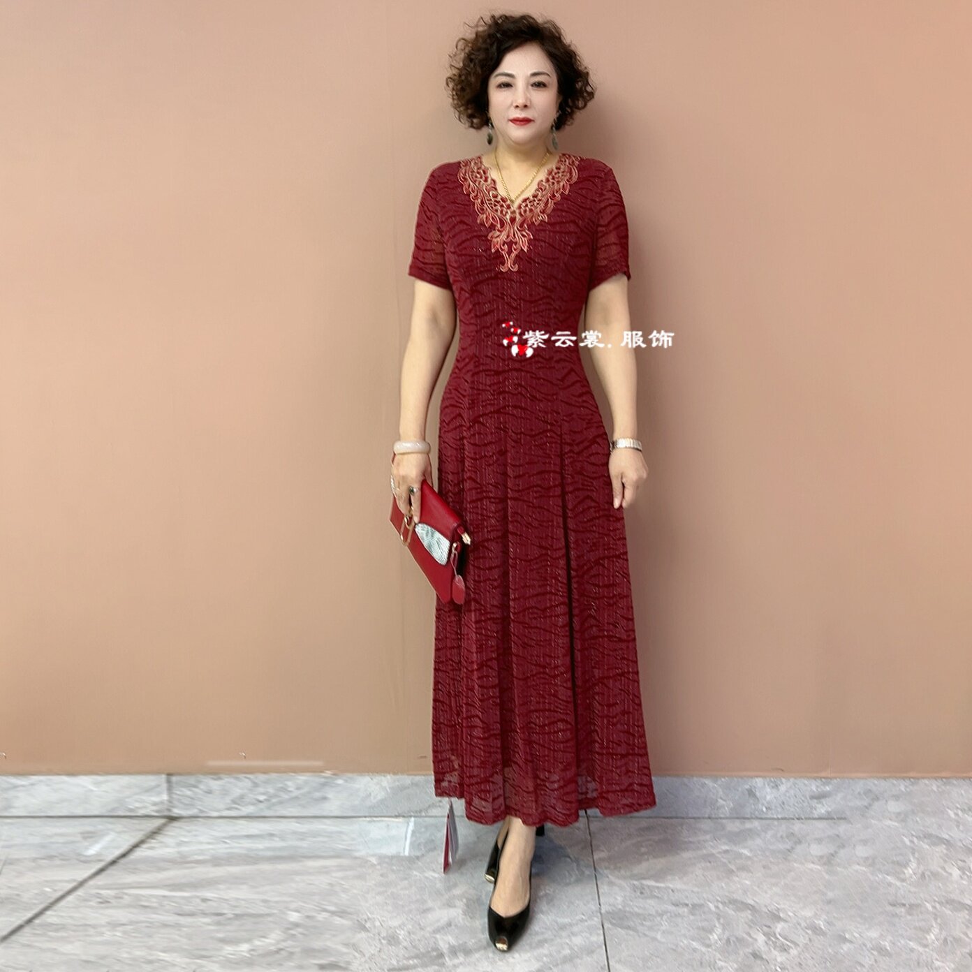 中年妈妈夏季短袖新款大码高弹南韩丝烫钻钉珠洋气收腰显瘦连衣裙