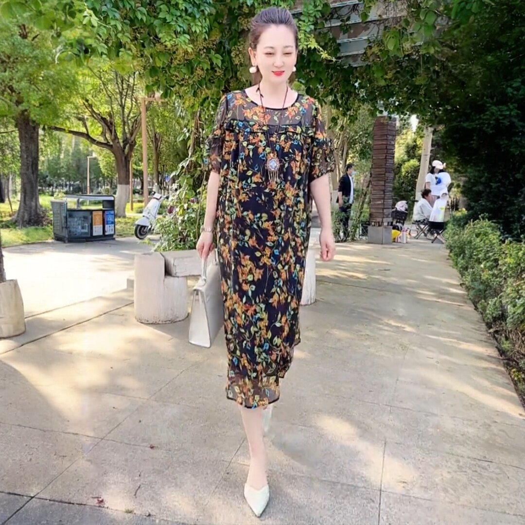 夏季短袖遮肉宽松长款中老年妈妈洋气法式荷叶边乔其纱百搭连衣裙