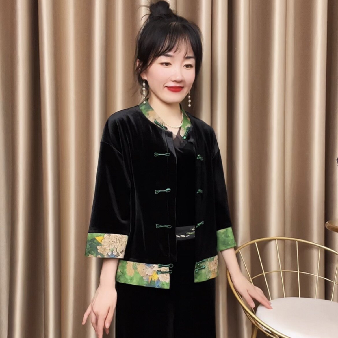 秋冬短款妈妈丝绒小外套