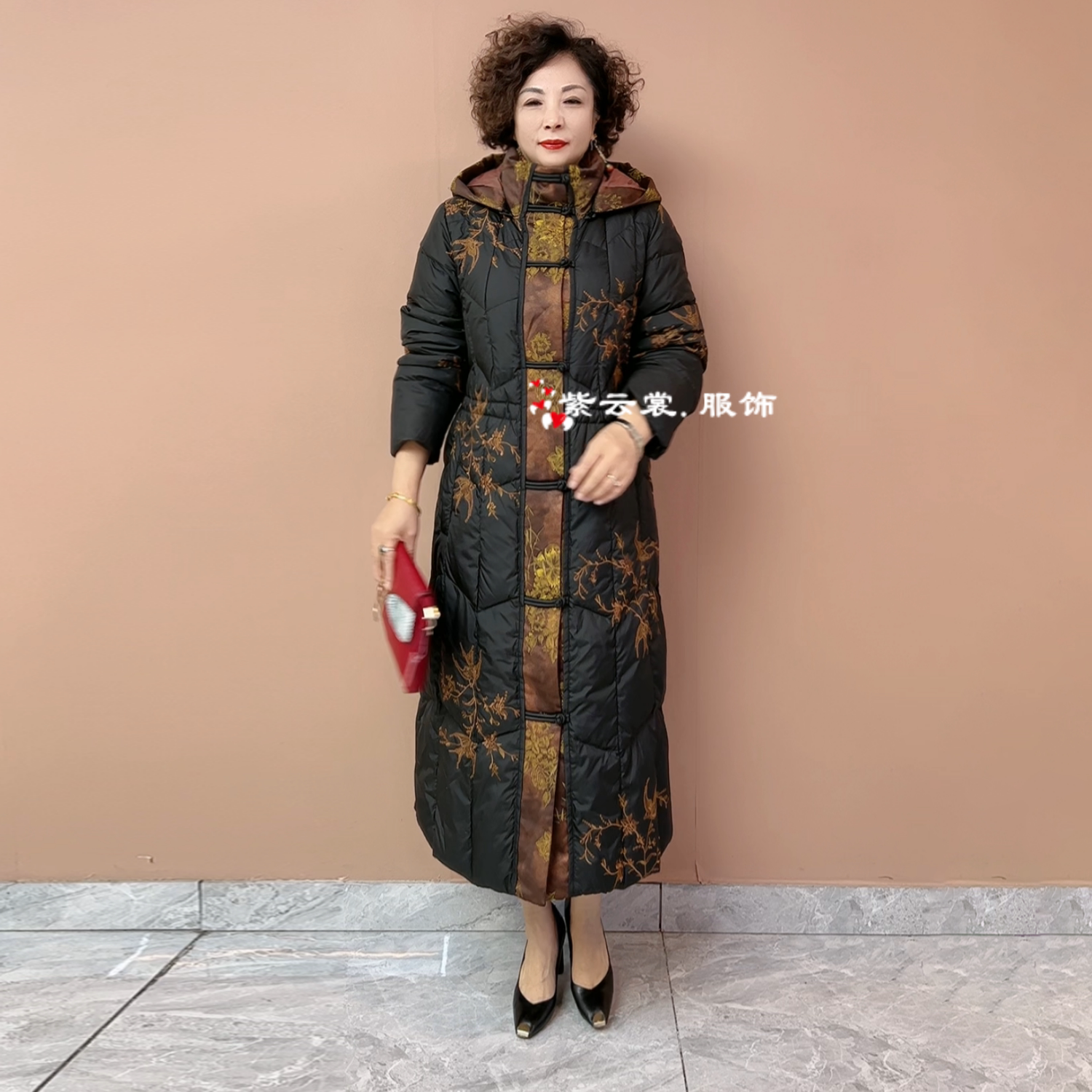 专柜同款中老年妈妈冬季连帽保暖洋气刺绣90白鸭绒长款羽绒服外套