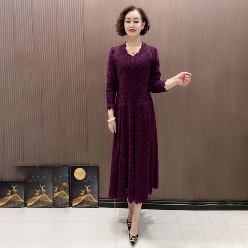 高端冬季新款妈妈装长袖时尚洋气大码加绒保暖高弹长款大摆连衣裙