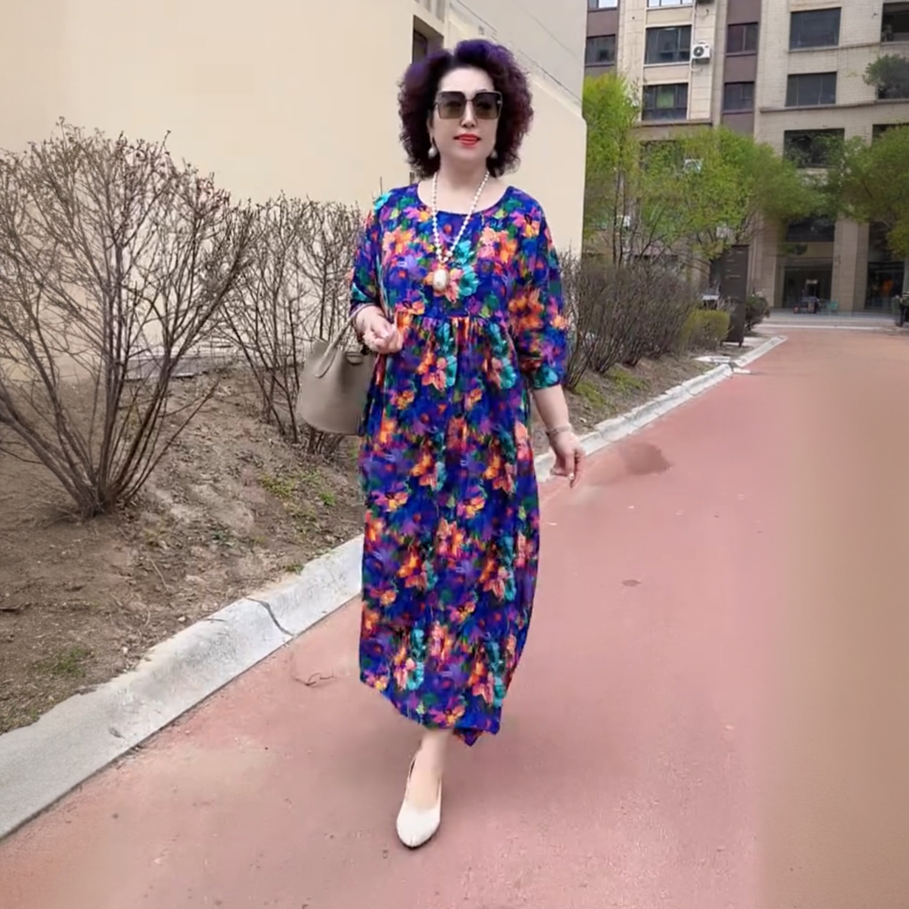 复古印花连衣裙贵夫人胖妈妈装宽松大码夏季200斤长款碎花沙滩裙