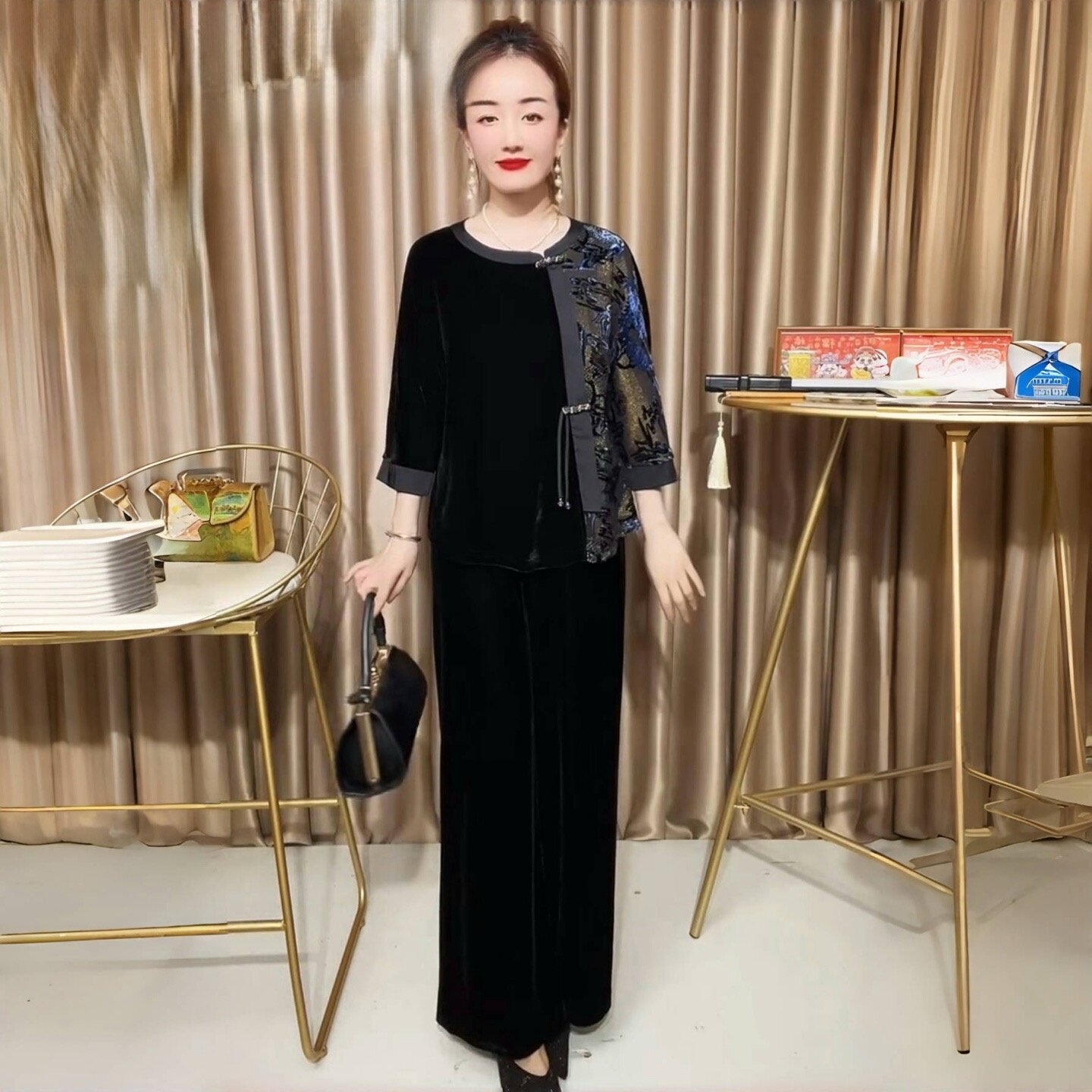 阔太太国风新款步摇提花撞色中老年妈妈上衣秋季丝绒洋气大码套装