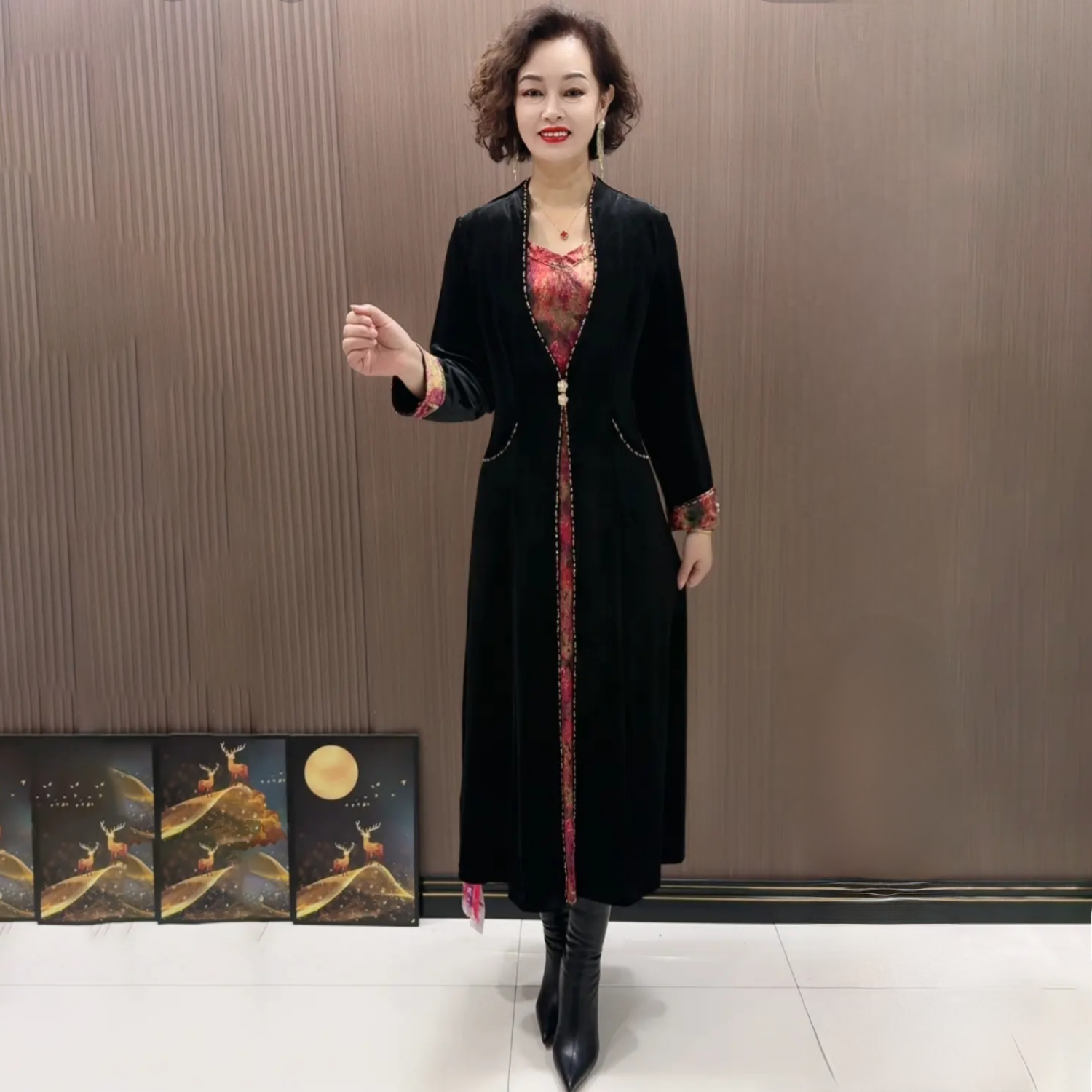 高贵气质妈妈连衣裙秋冬中年妈妈洋气大码假两件丝绒洋气大码长裙