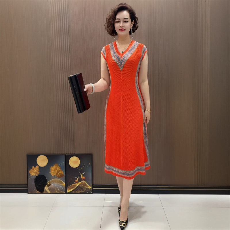 夏季褶皱复古撞色时尚连衣裙V领减龄大码妈妈民族风遮肉显瘦长裙