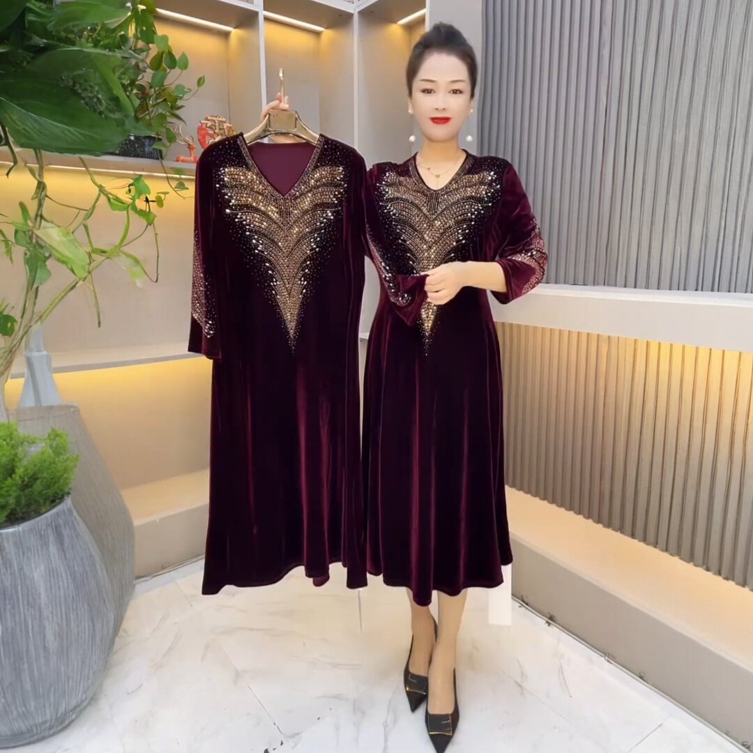 高贵气质妈妈秋冬V领连衣裙丝绒镶钻宽松显瘦大码中长款过膝长裙