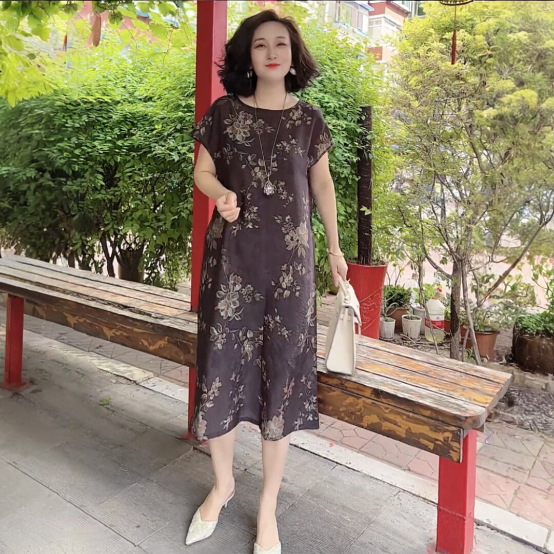 夏季中老年妈妈短袖气质印花连衣裙时尚宽松大版遮肉冰棉过膝长裙