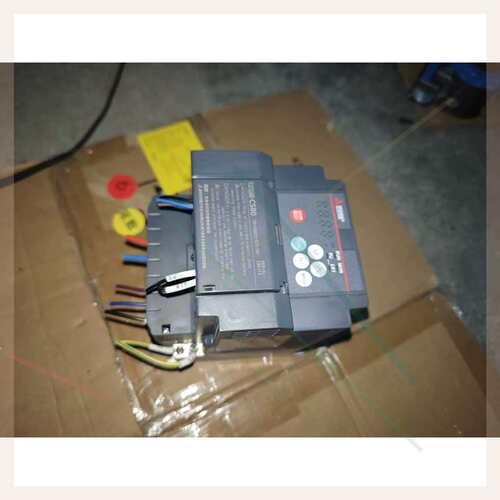议价s菱变频器FR-CS82S-070-60，成色如图，