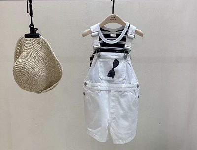 little moco童装26夏装新款男女童墨镜印花短款背带裤KBF2JPS003