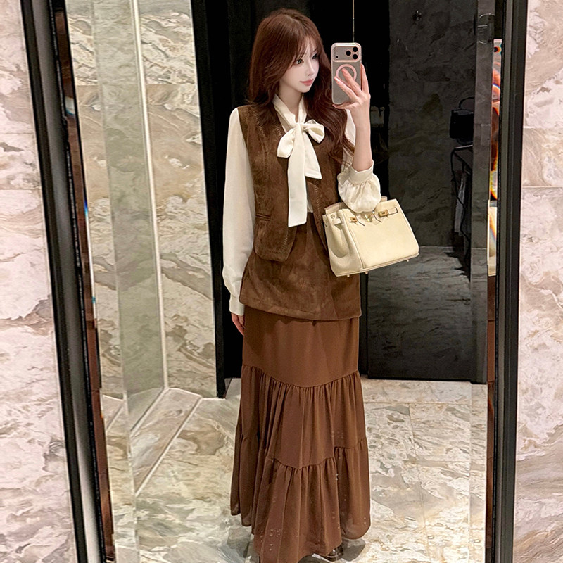 2026秋季超好看的宿舍套装韩系V领马甲+长袖衬衫+半身裙三件套女