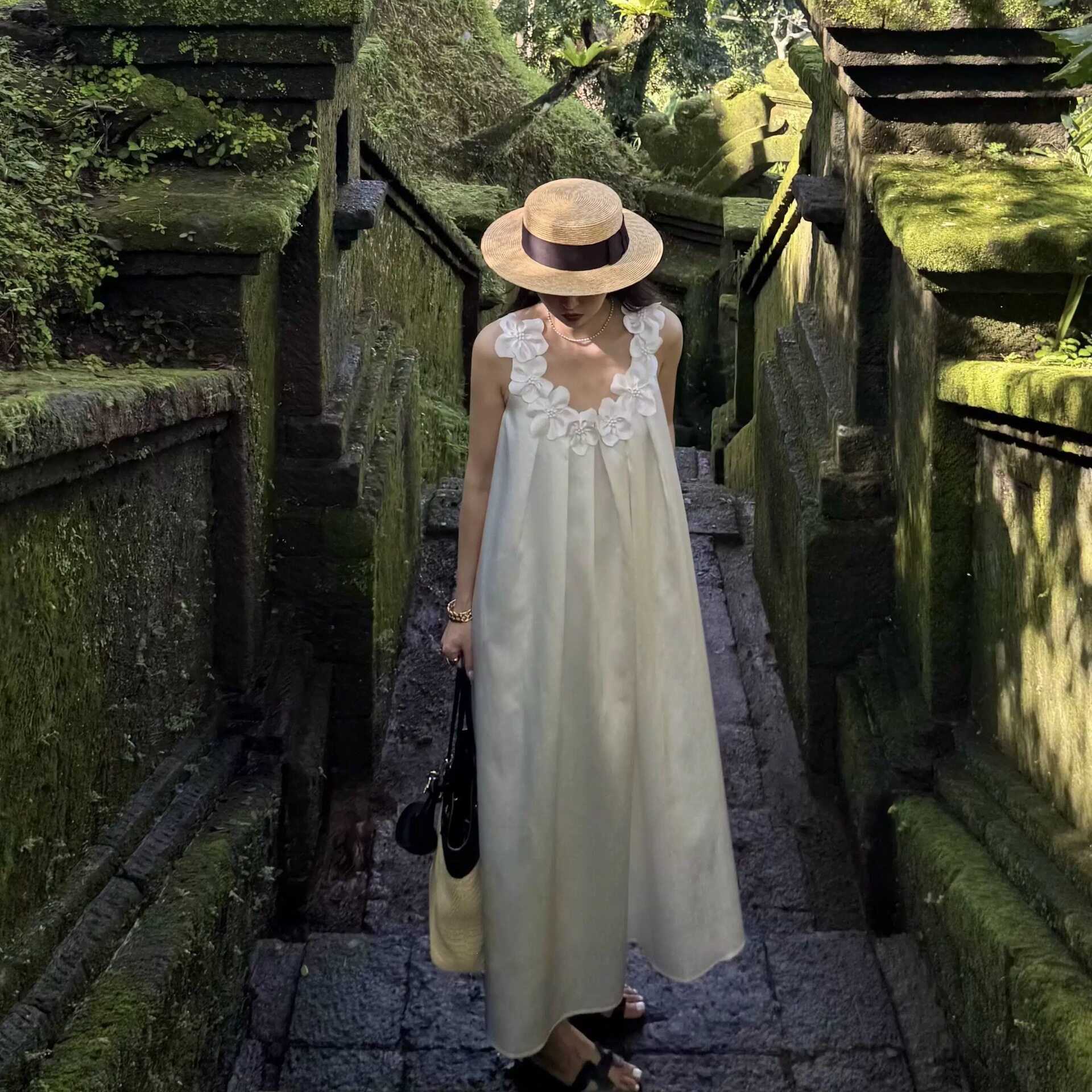 法式立体睡裙花朵吊带连