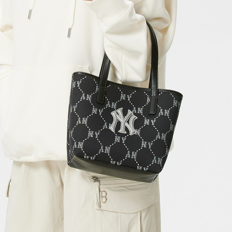 正品MLB简约LOGO时尚大容量男女款运动休闲单肩包斜挎包3AORMJ26N,运动包/户外包/配件,挎包/拎包/休闲包,淘宝优惠券,粉丝福利购,淘宝优惠卷