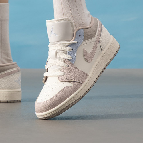 正品Nike耐克 JORDAN 男女童舒适透气缓震运动休闲板鞋IV3219-161