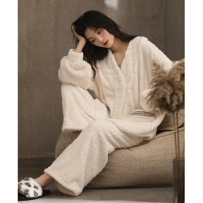 珊瑚绒睡衣冬季女款2024年新款家居服女士秋冬天高级感可外穿套装