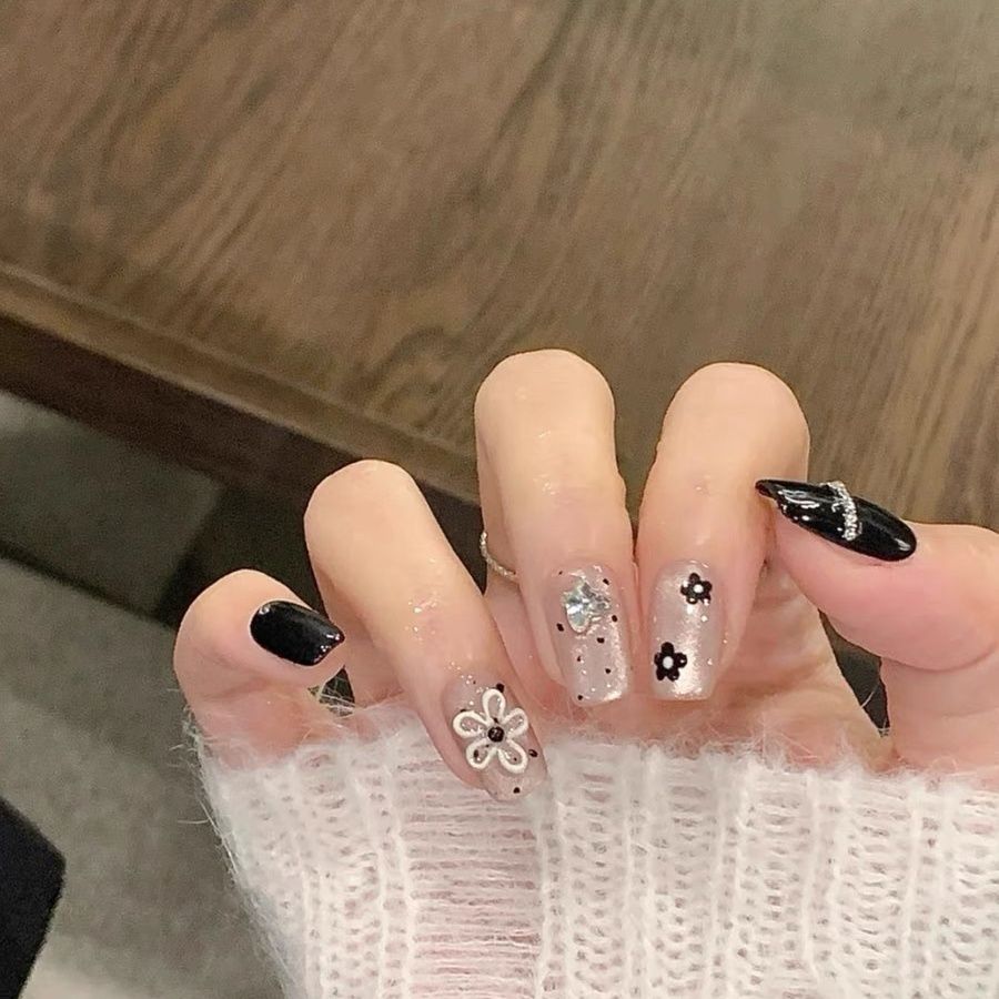 甜酷小花ins风高级感猫眼美甲夏日氛围感黑色美甲穿戴甲百搭可撕