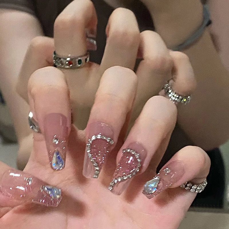 小众高颜值水滴钻链条爱心美甲穿戴甲超仙ins显白可拆卸指甲贴片