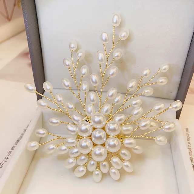 轻奢高级感珍珠烟花胸针女