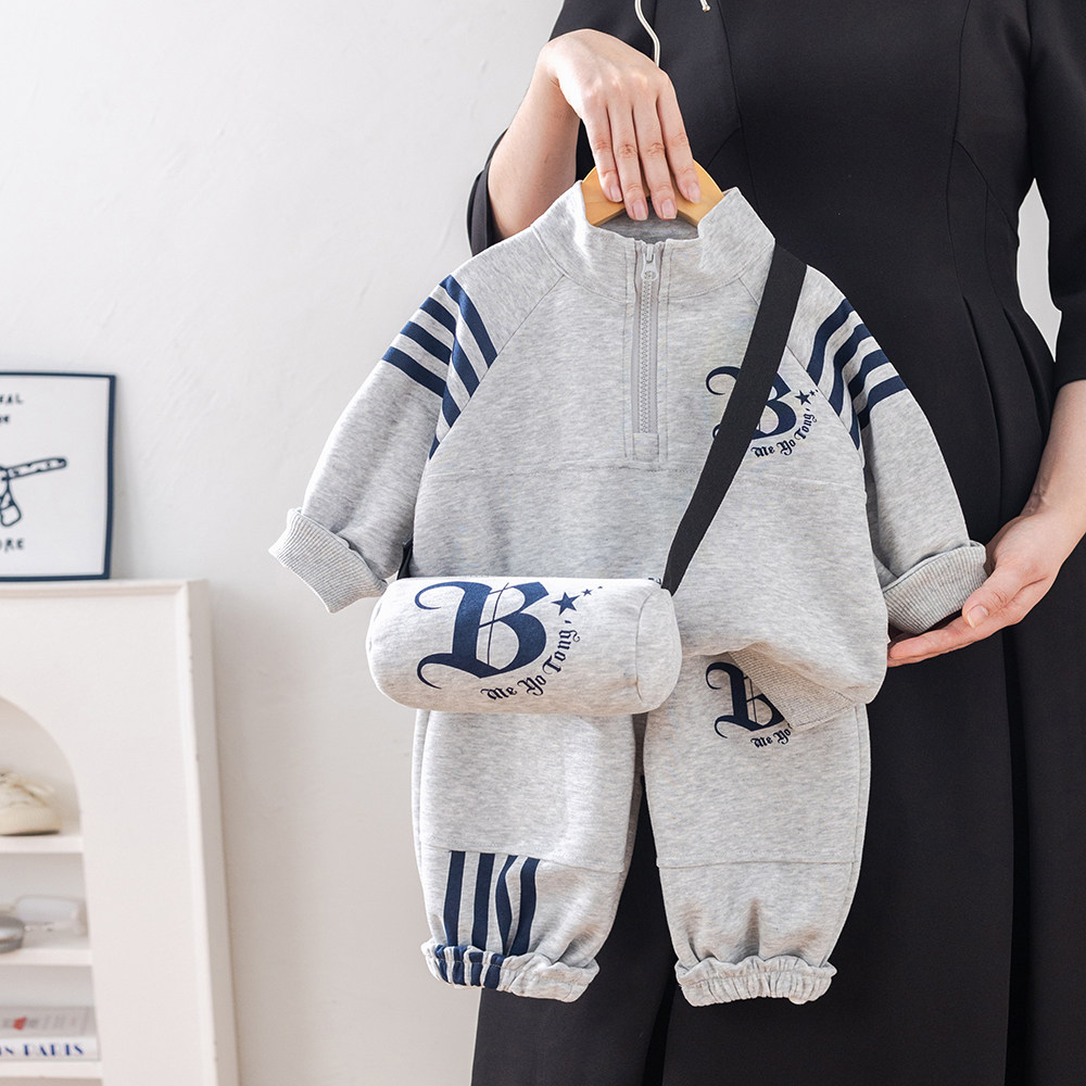 男童休闲运动套装宝宝春秋新款立领拉链卫衣裤子小童两件套洋气潮