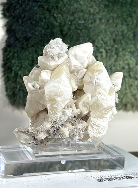 天然白色方解石水晶现代新中式