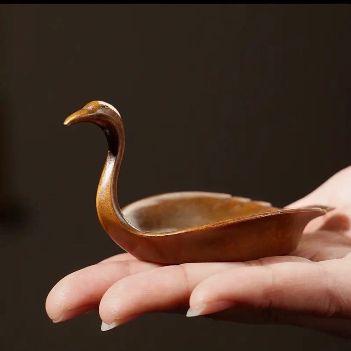 仿古浮水鹅笔舔文镇创意文房四宝镇纸镇尺书法桌面摆件笔掭笔洗