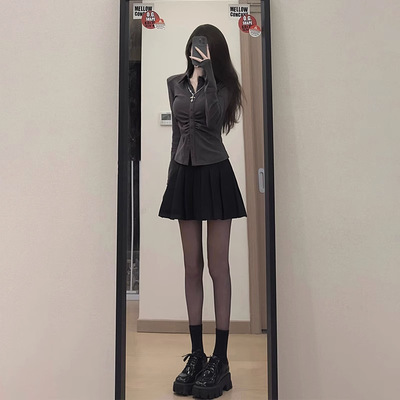 早秋季女装茶系穿搭一整套时尚微胖显瘦减龄百褶裙两件套装