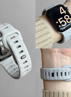 适用applewatch ultra2手表带iwatch10/9/8/7硅胶浅灰色运动表带