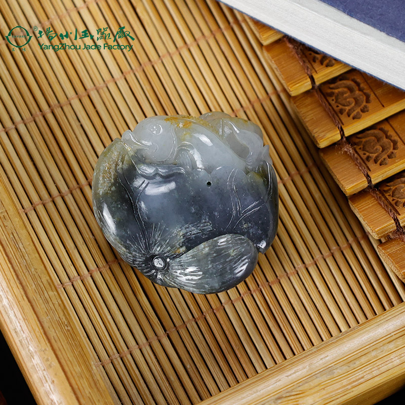 玉缘天然和田玉新疆青花籽料年年有余挂件吊坠带皮色油润细腻收藏