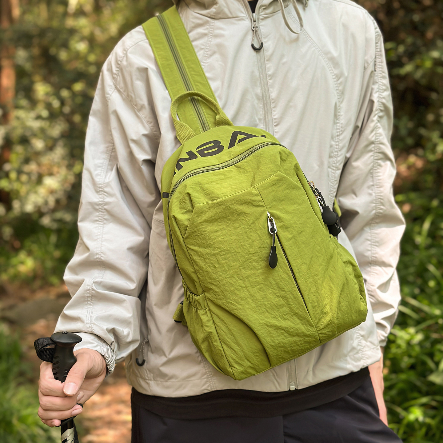 高颜值多用小背包男大学生休闲防水百搭旅行双肩包旅游爬山胸包女