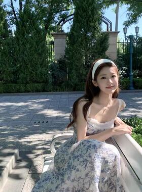 周壹 EEONE6.16/10:00am 青瓷与夏 天丝碎花拼蕾丝吊带法式连衣裙