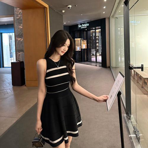 Lilylikes“元英欧尼裙”千金无袖针织裙 高腰大伞摆自带蓬松感！