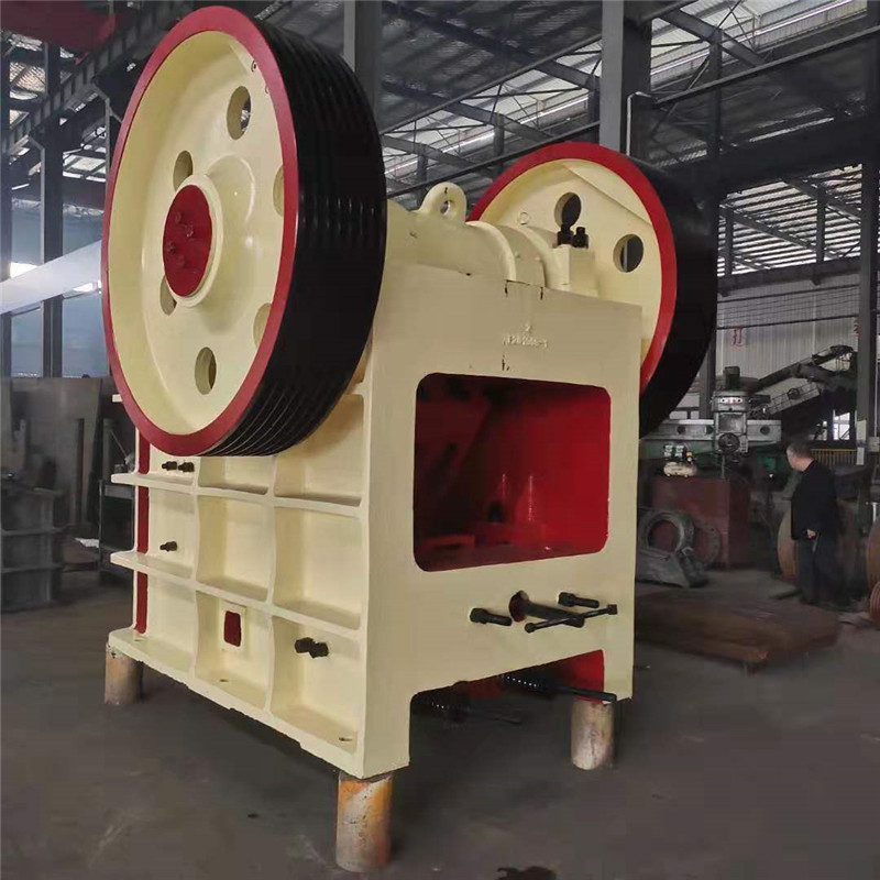 移动鄂式破碎机花岗岩矿山