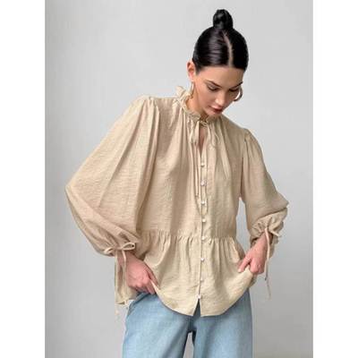 ruffled collar and stand-up collar, long sleeves and stylish