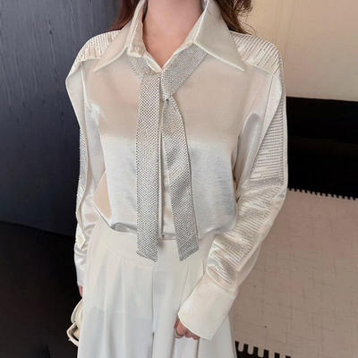 新款时尚休闲风上衣女2026春节气质镶钻高级感百搭款纯色长袖衬衫