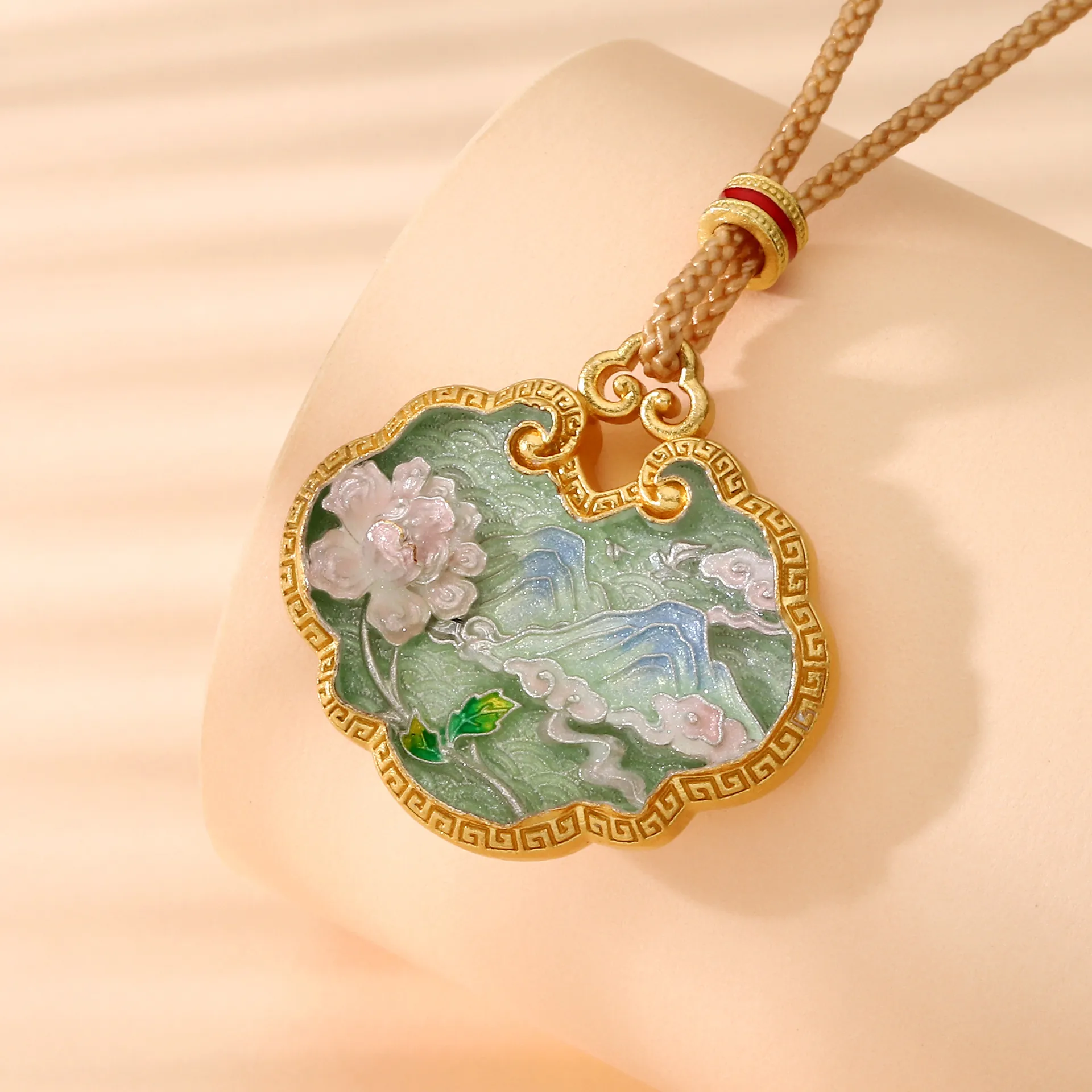 8816号 足银999.9新中式珐琅彩如意山水项链金色国潮精致气质爆