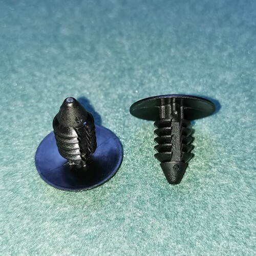 尼龙倒刺铆钉树型铆钉卡扣