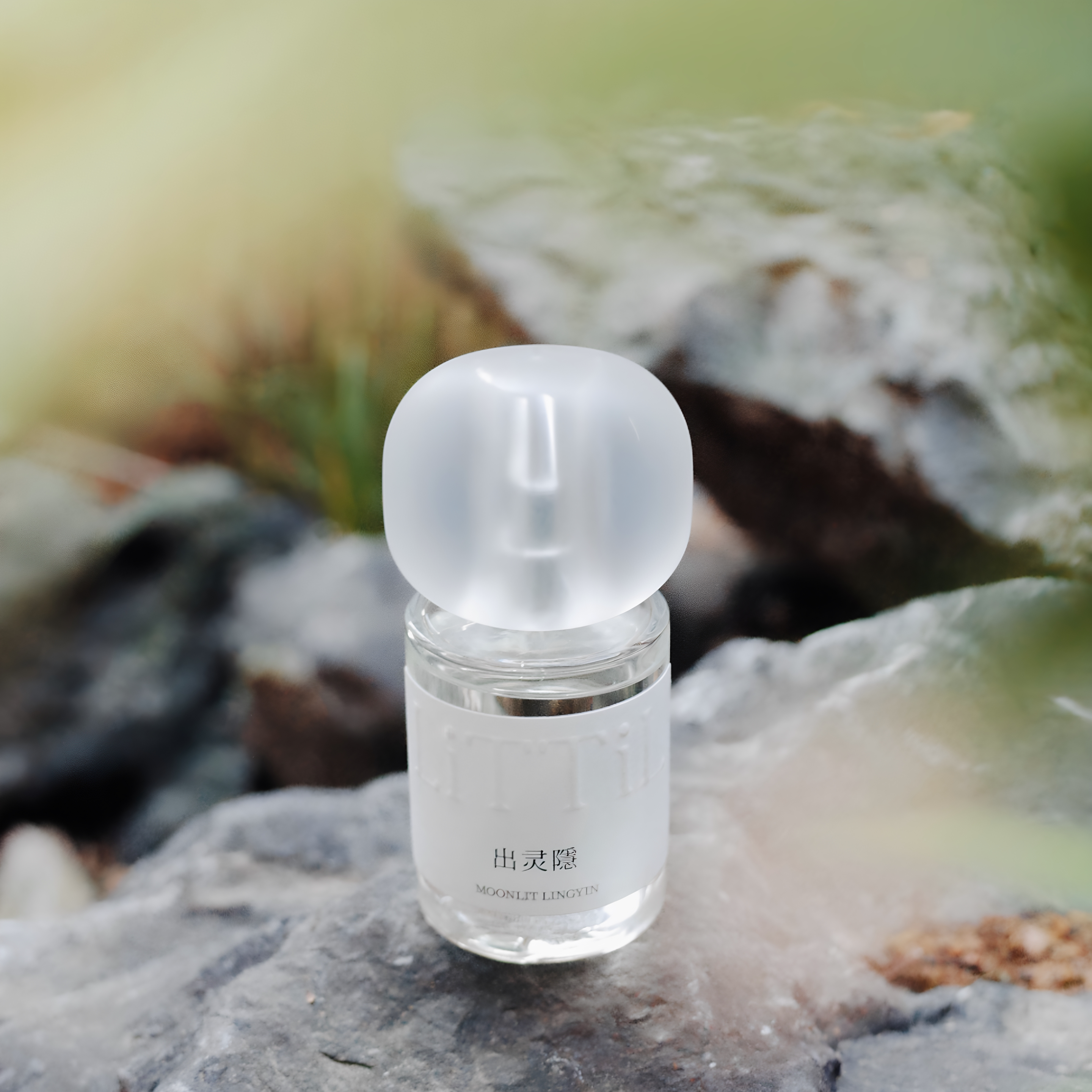 LittiL离题香水东方花香木质调