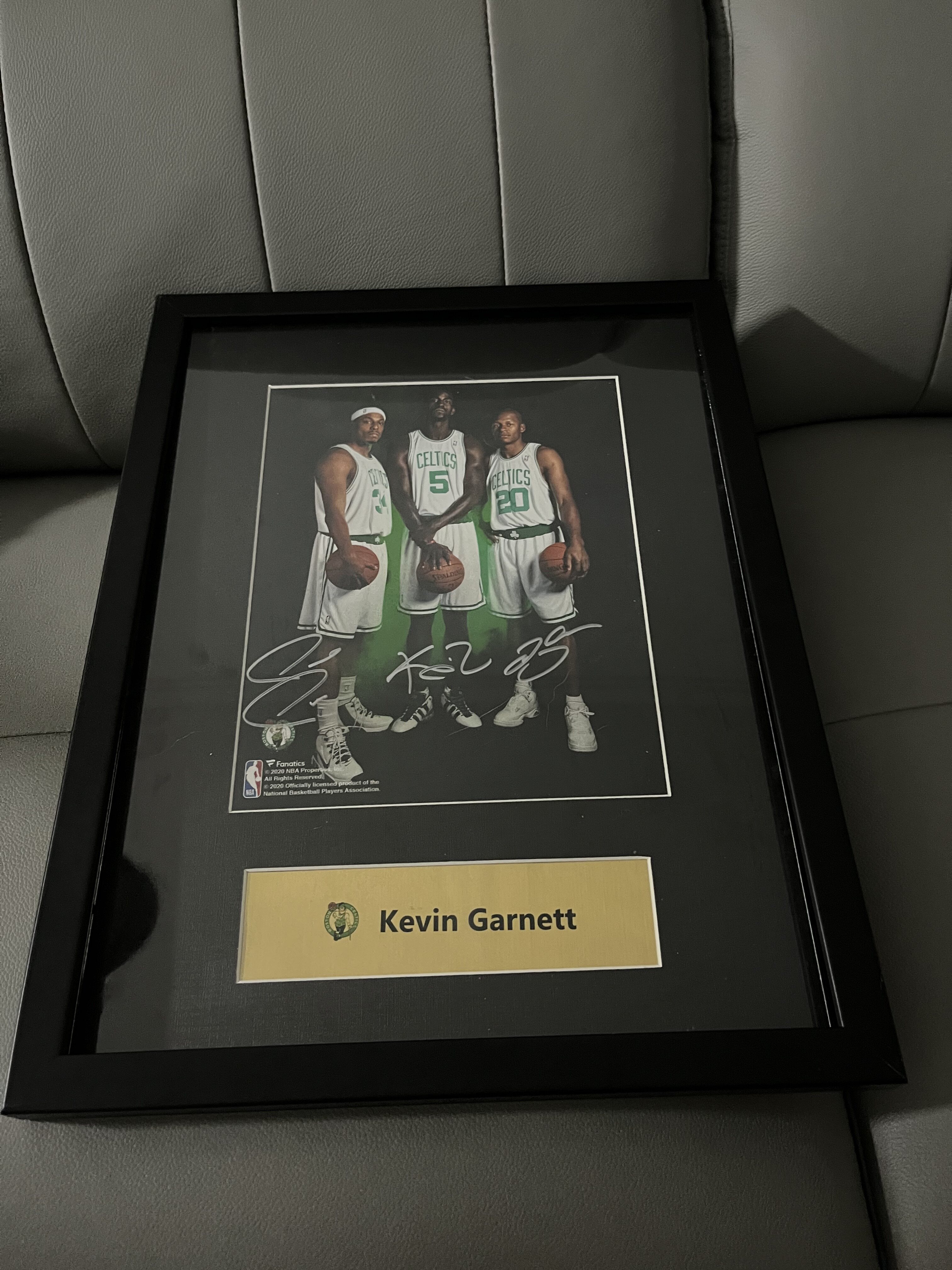 凯尔特人三巨头保罗皮尔斯加内特 雷阿伦亲笔签名十寸裱框大照片